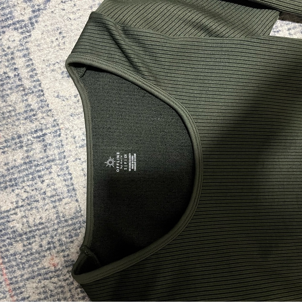 Women's Green Ribbed Top - Picture 2 of 3